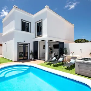 https://villa-ariome.in-canary-islands.com
